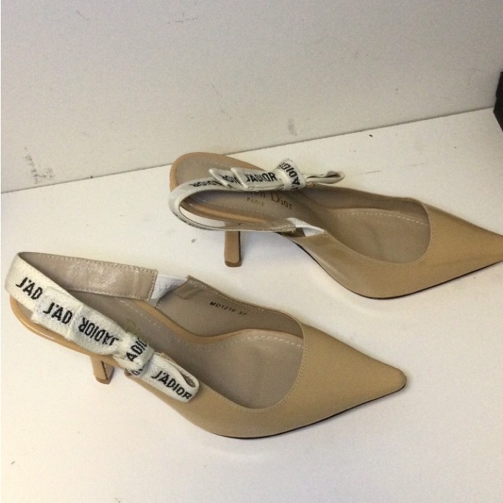 Heels - Picture 4 of 9